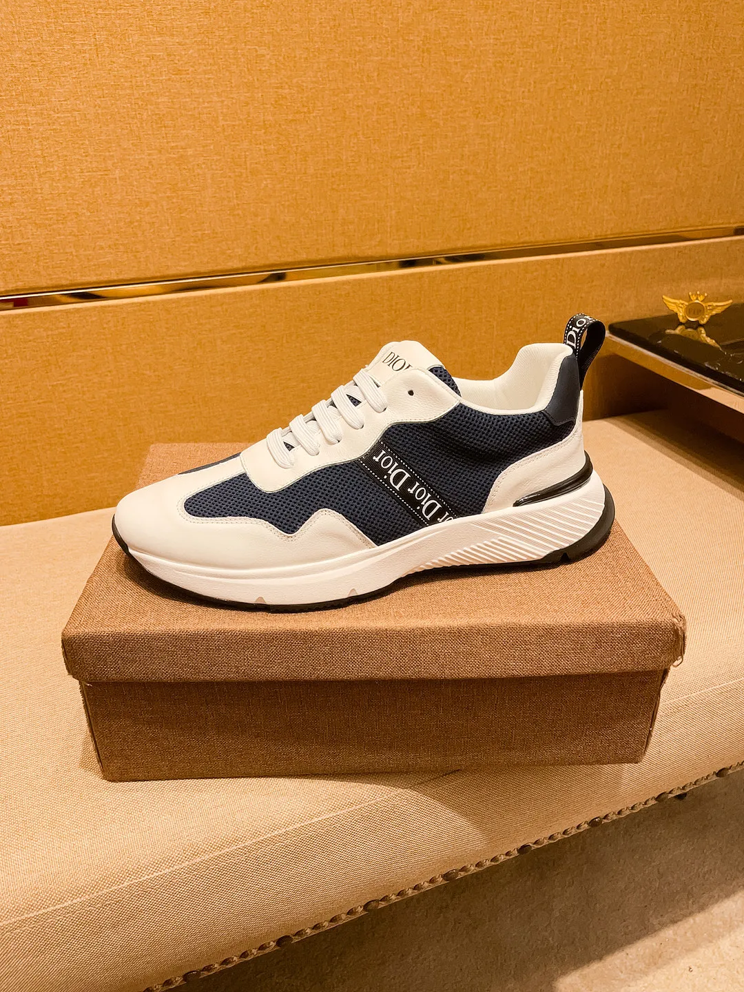 🚘🚘Factory batch 460💰🔥[Dior]🔥Men's high-end brand of shoes official website 1:1 latest masterpiece: the upper is made of Italian imported first-layer cowhide with a comfortable and breathable lining➕original non-slip and wear-resistant outsole🔥, making walking more convenient and comfortable! An exclusive new model, a stunning work, a beautiful 1:1 replica [color] compared to the official quality! Create a fashionable personality to set off your uniqueness! A must-have for trendy men! Classic🔥Size: 38-44 Color: 🔥 2⃣️colors available🔥